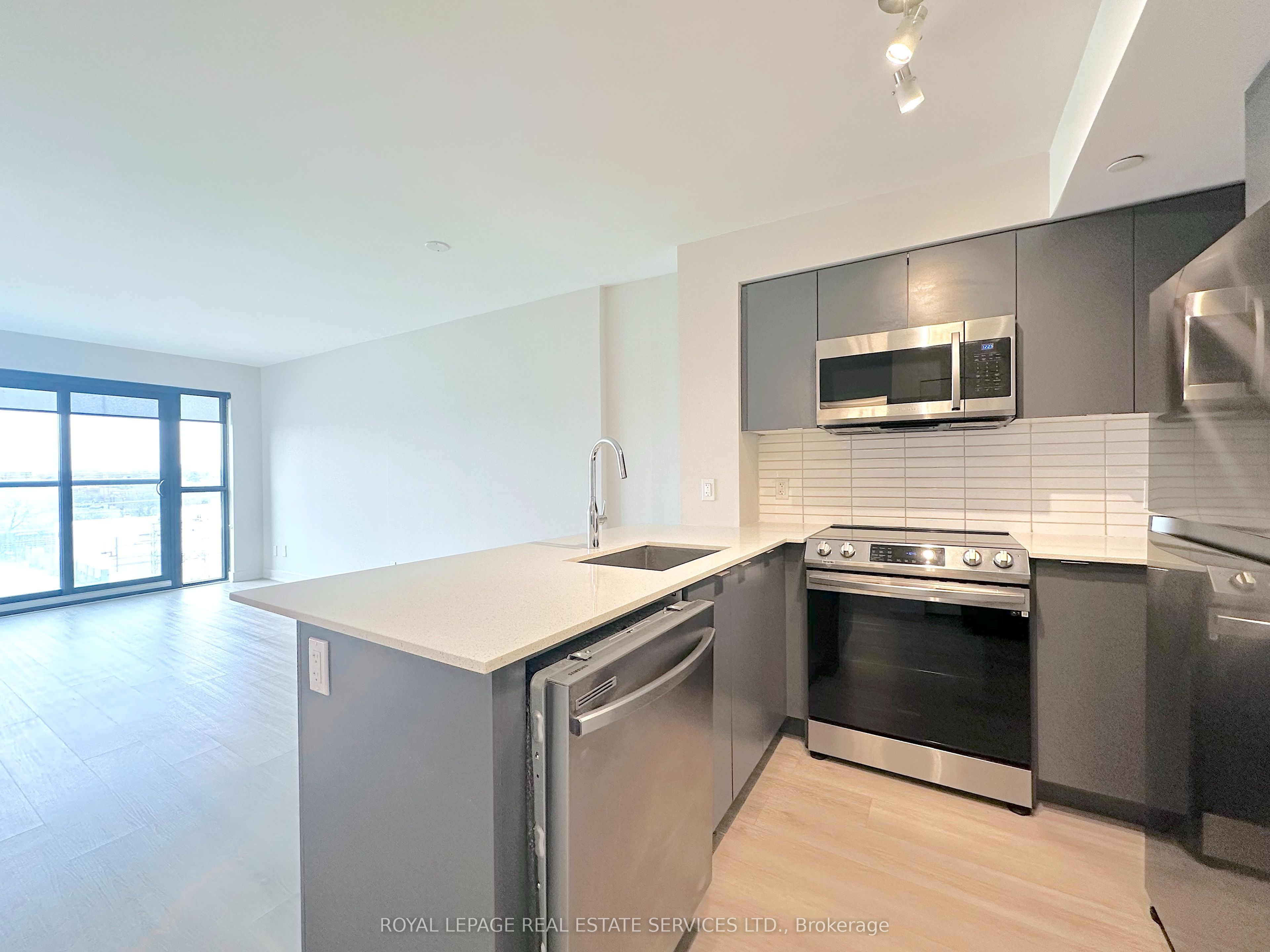 Additional image 2 of 514-3385 Dundas Street W, Toronto, ON, M6S 2S2