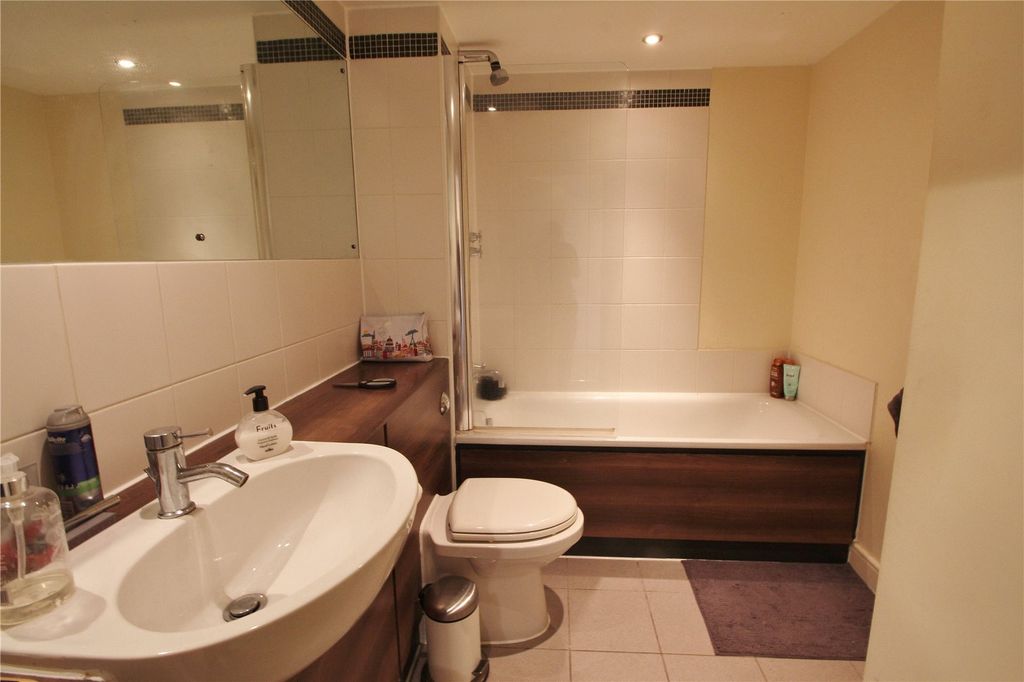 Additional image 5 of 1 bed flat to rentRoyal Parade, 2-7 Elmdale Road, Tyndalls Park, Bristol BS8