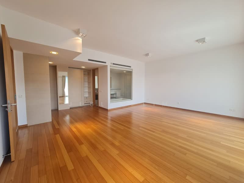 18 Marina Boulevard photo 2