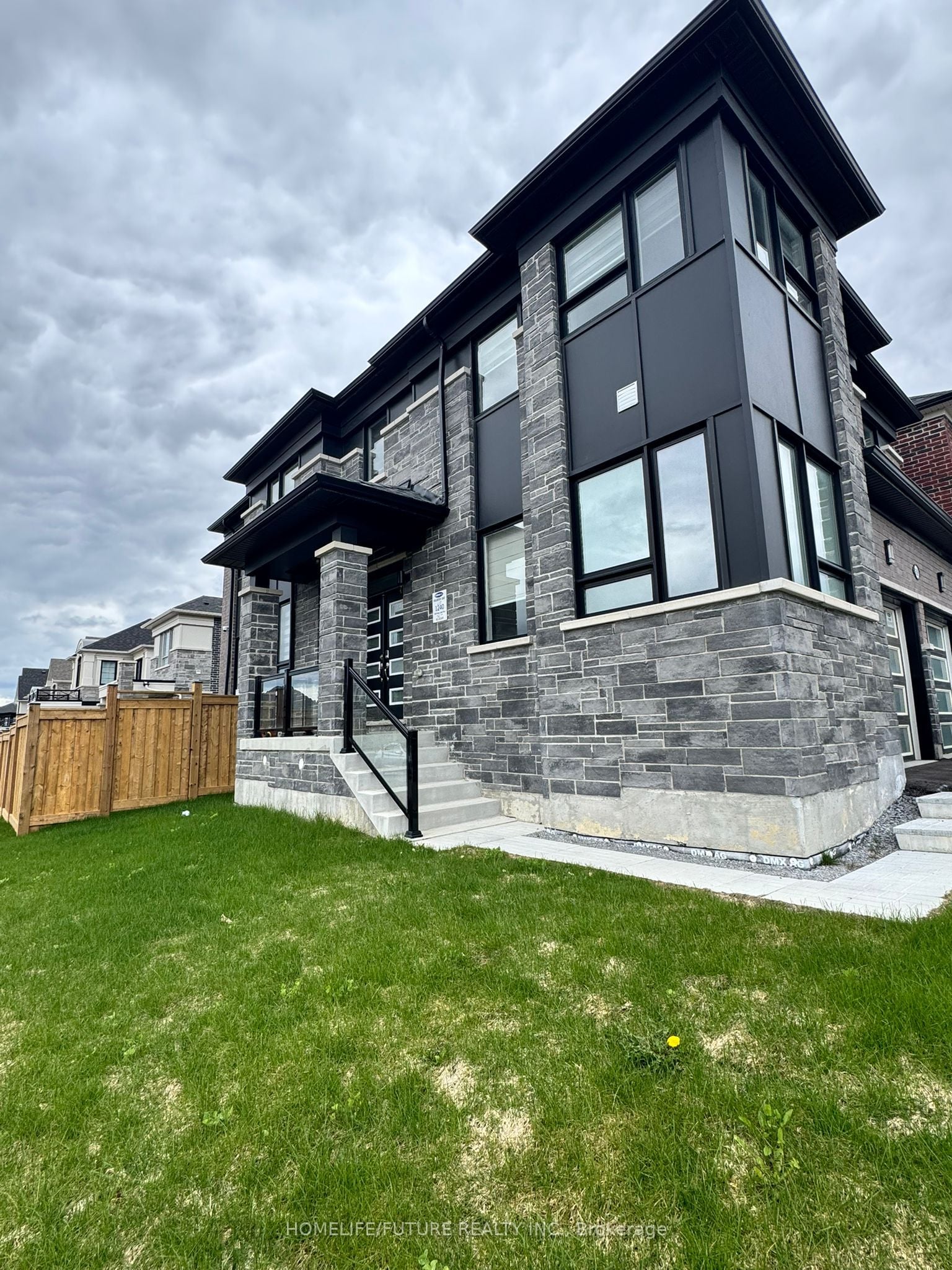 Additional image 3 of 1509 Honey Locust Place, Pickering, ON, L1X 0N9