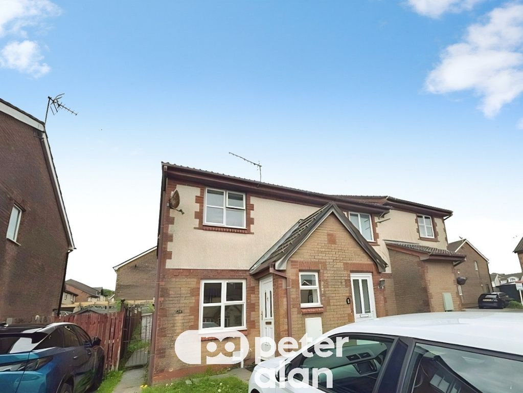 2 bed semi-detached house to rentMaes Llan, Bridgend CF33