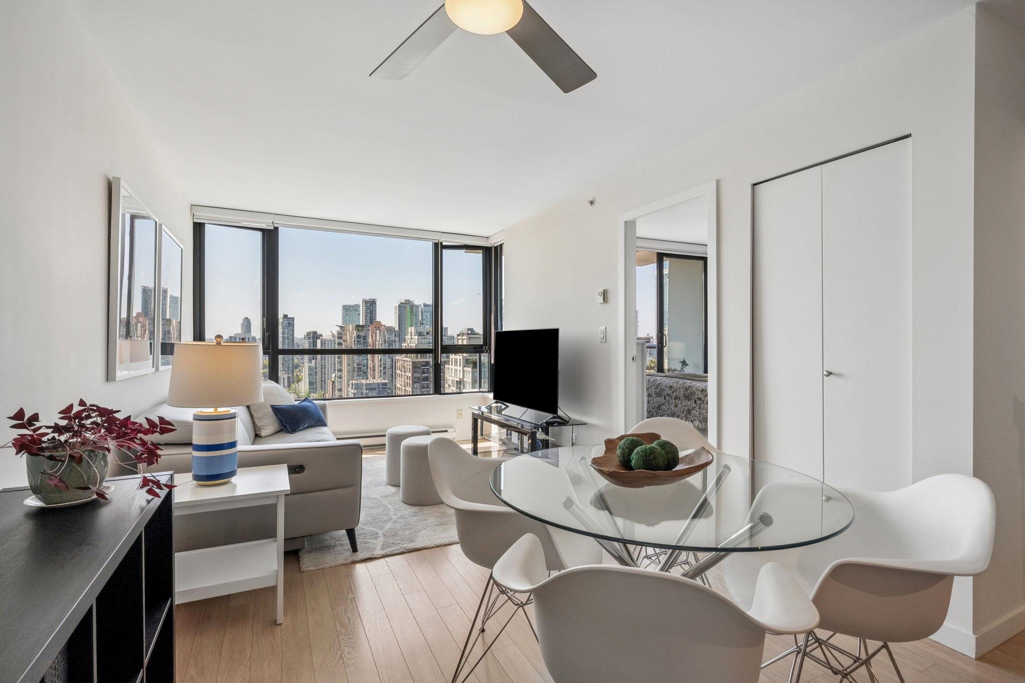 Additional image 5 of 2809-928 Homer Street, Vancouver, BC, V6B 1T7