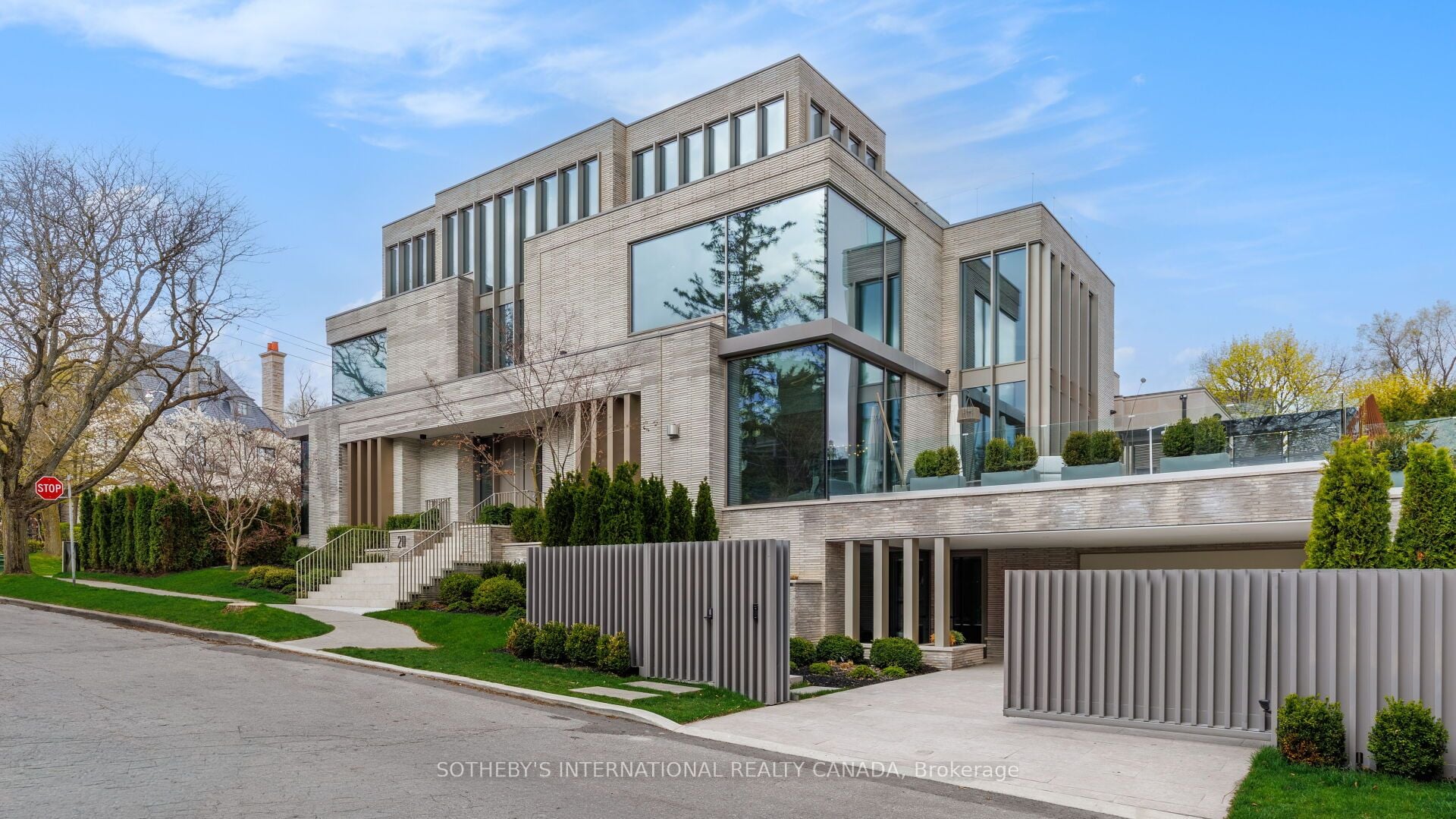 Additional image 3 of 211 Dunvegan Road, Toronto, ON, M5P 2P3