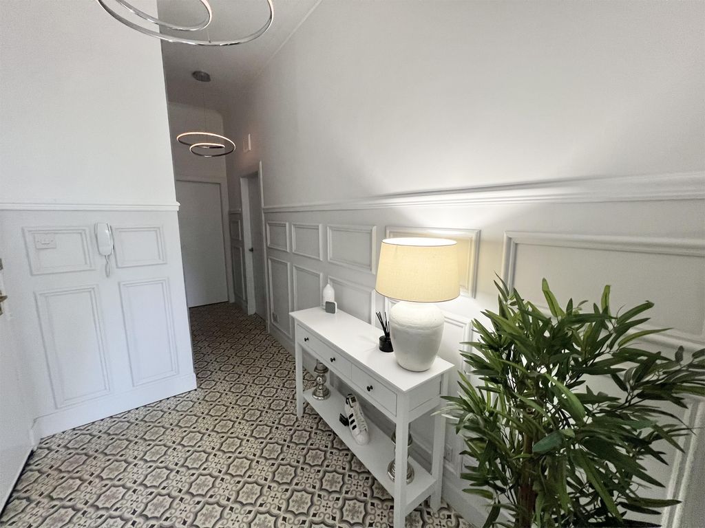 Additional image 15 of 2 bed flat for sale27 Academy Court, Irvine KA12