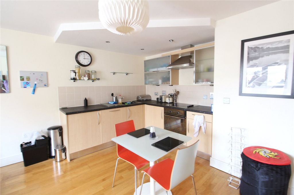 Additional image 4 of 1 bed flat to rentRoyal Parade, 2-7 Elmdale Road, Tyndalls Park, Bristol BS8