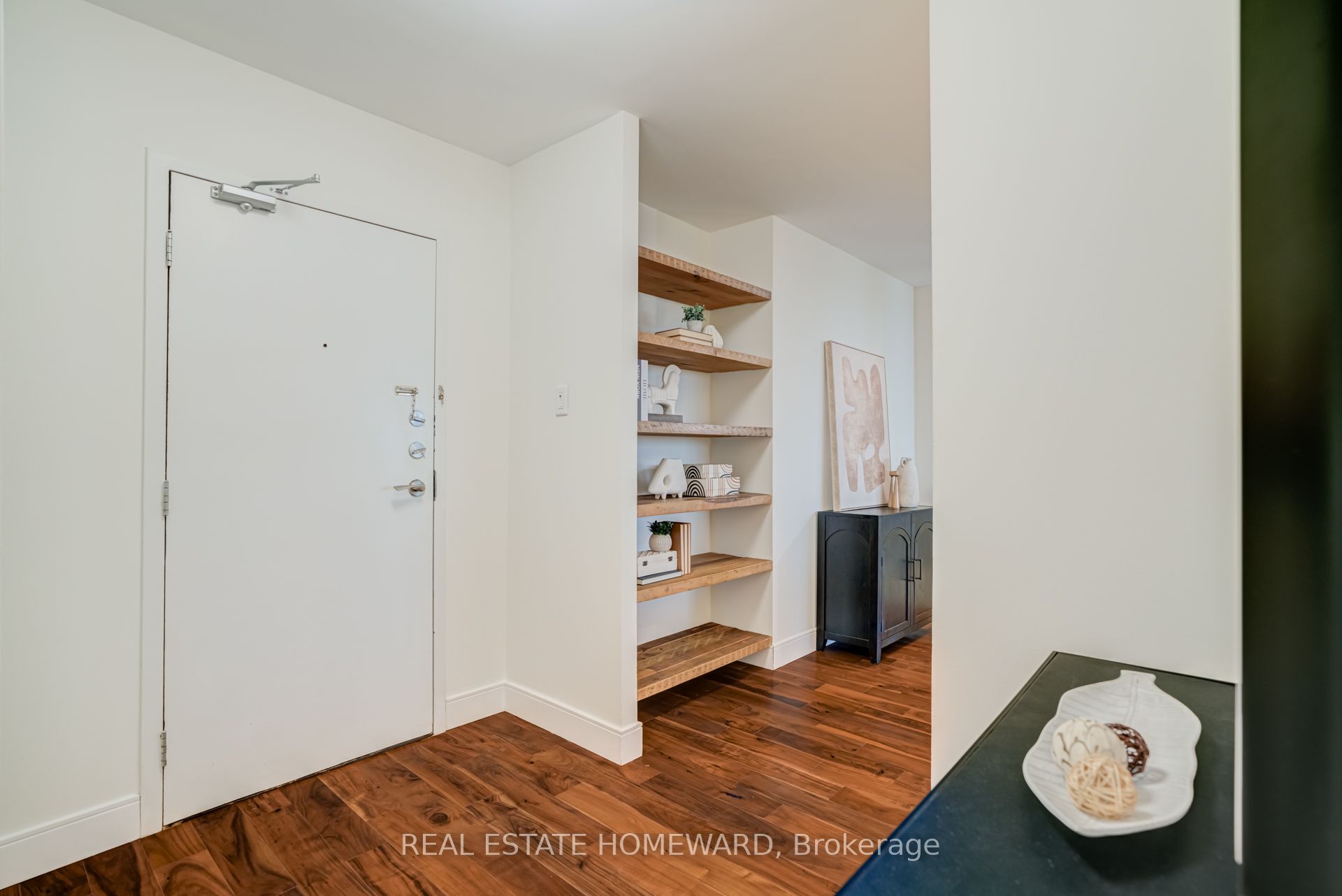Additional image 3 of 1610-100 Quebec Avenue, Toronto, ON, M6P 4B8