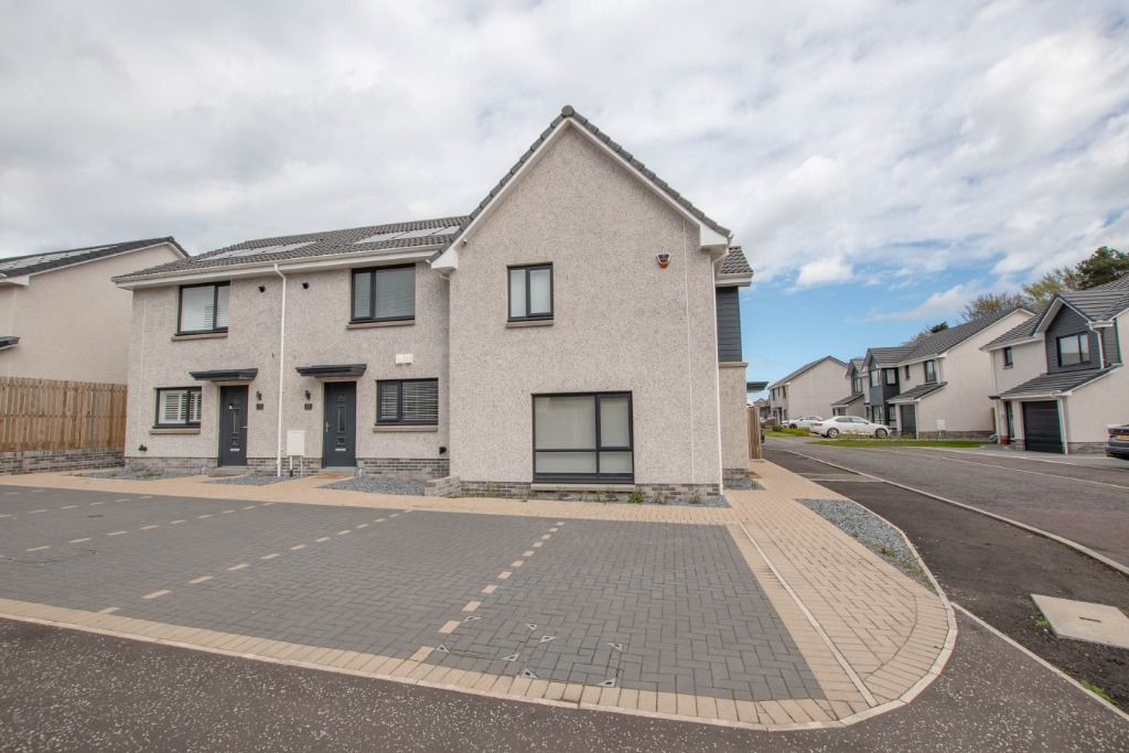 3 bed terraced house to rentTown Park Way, Glenrothes KY7