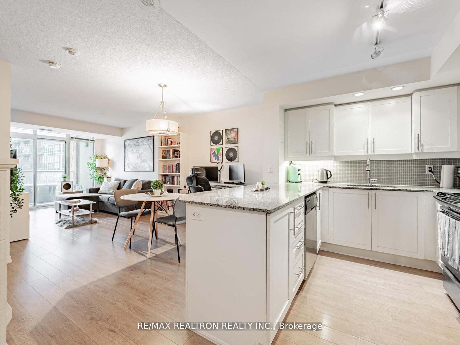 716-85 East Liberty Street, Toronto, ON, M6K 3R4
