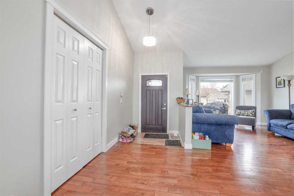 Additional image 5 of 228 Wood Valley Bay SW, Calgary, AB, T2W 5Y4