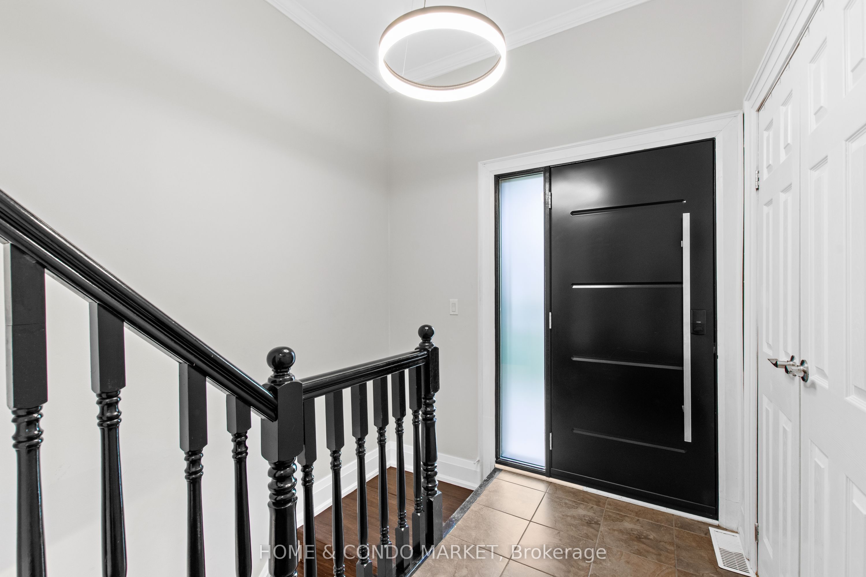 Additional image 5 of 1392 Northmount Avenue, Mississauga, ON, L5E 1Y5