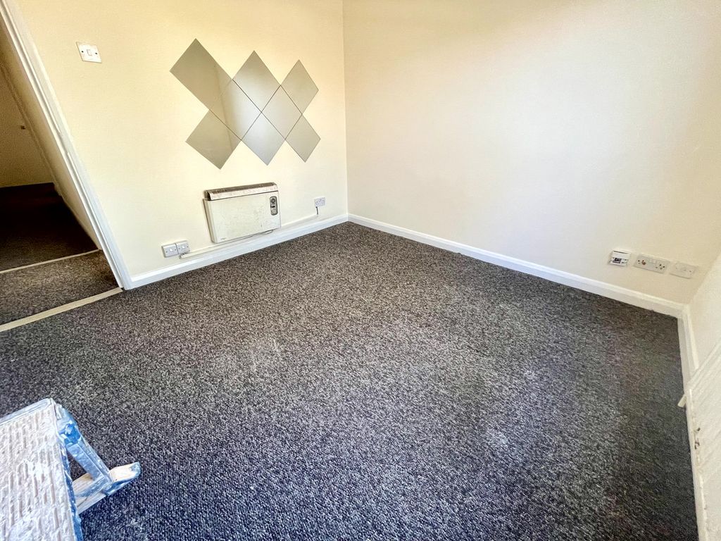 Additional image 3 of 2 bed flat to rentLincoln Road, Peterborough PE1