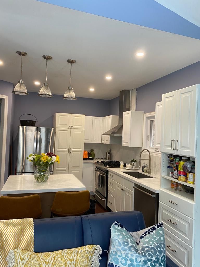 Additional image 3 of 17 Hoodgate Drive, Whitby, ON, L1R 2M8