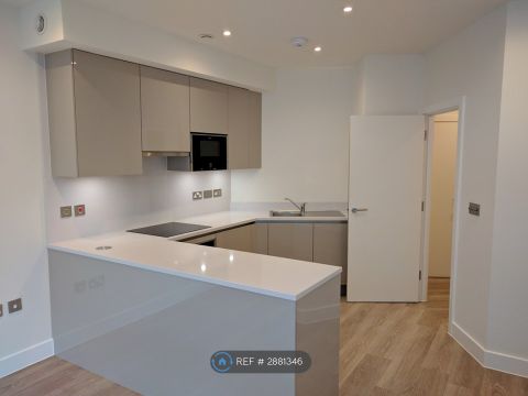 Kings Reach, Reading RG1, Studio to rent