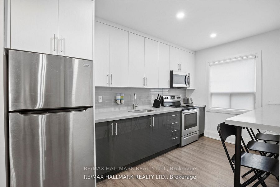 Additional image 6 of 12-595 St Clair Avenue W, Toronto, ON, M6C 1A3
