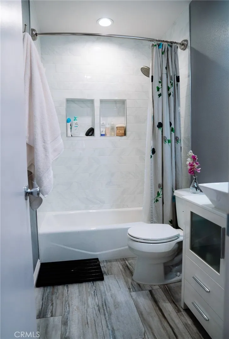 Additional image 37 of 9759 Via Roma, Burbank, CA 91504