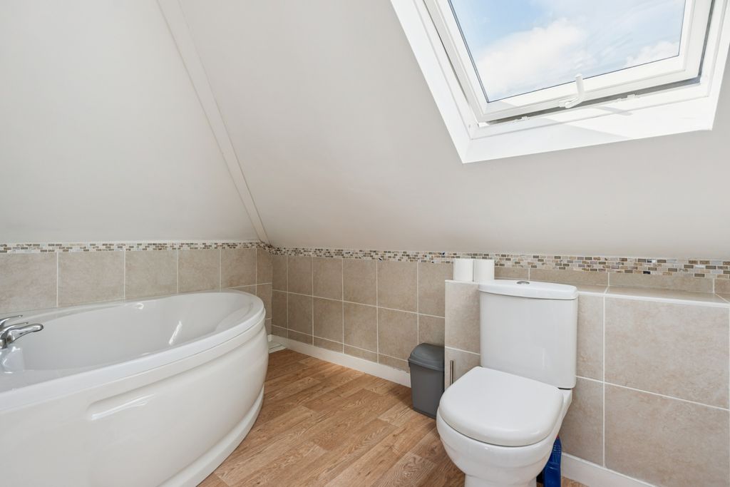 Additional image 11 of 3 bed detached bungalow to rentBlinkbonny Road, Falkirk, Stirling FK1