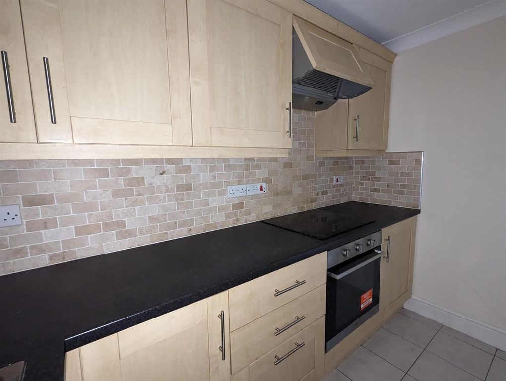 Additional image 4 of 1 bed flat to rentMarket Street, Haverfordwest SA61
