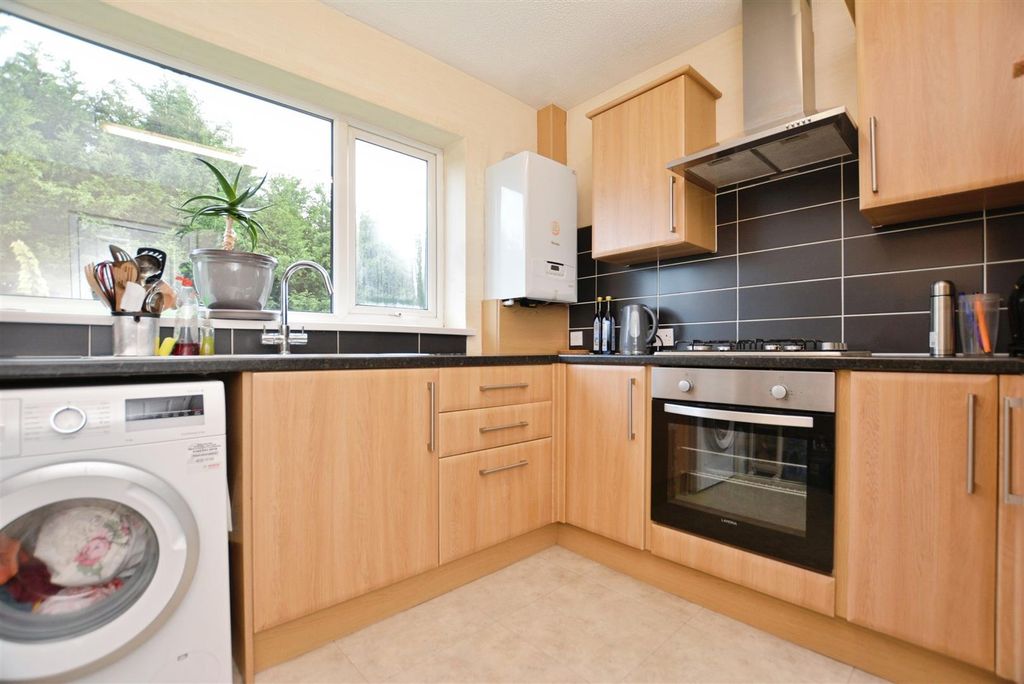 Additional image 6 of 2 bed flat for saleAncaster Court, Scunthorpe DN17