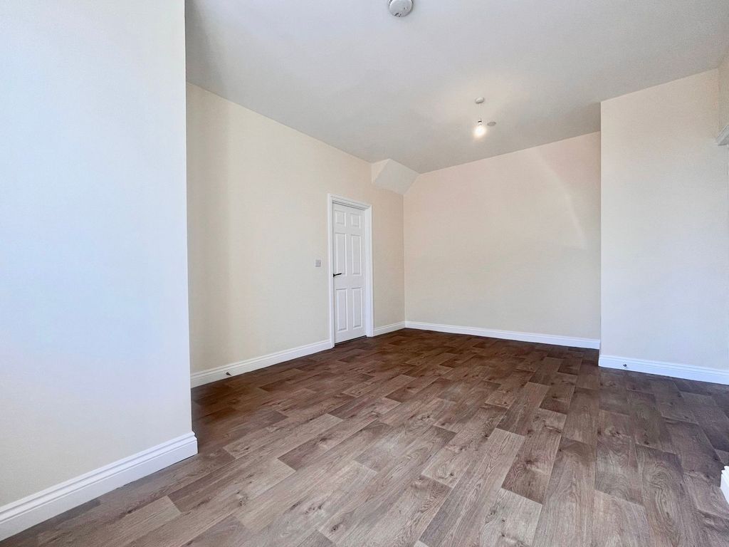 Additional image 11 of 1 bed flat to rentSouth Street, Sebastopol NP4