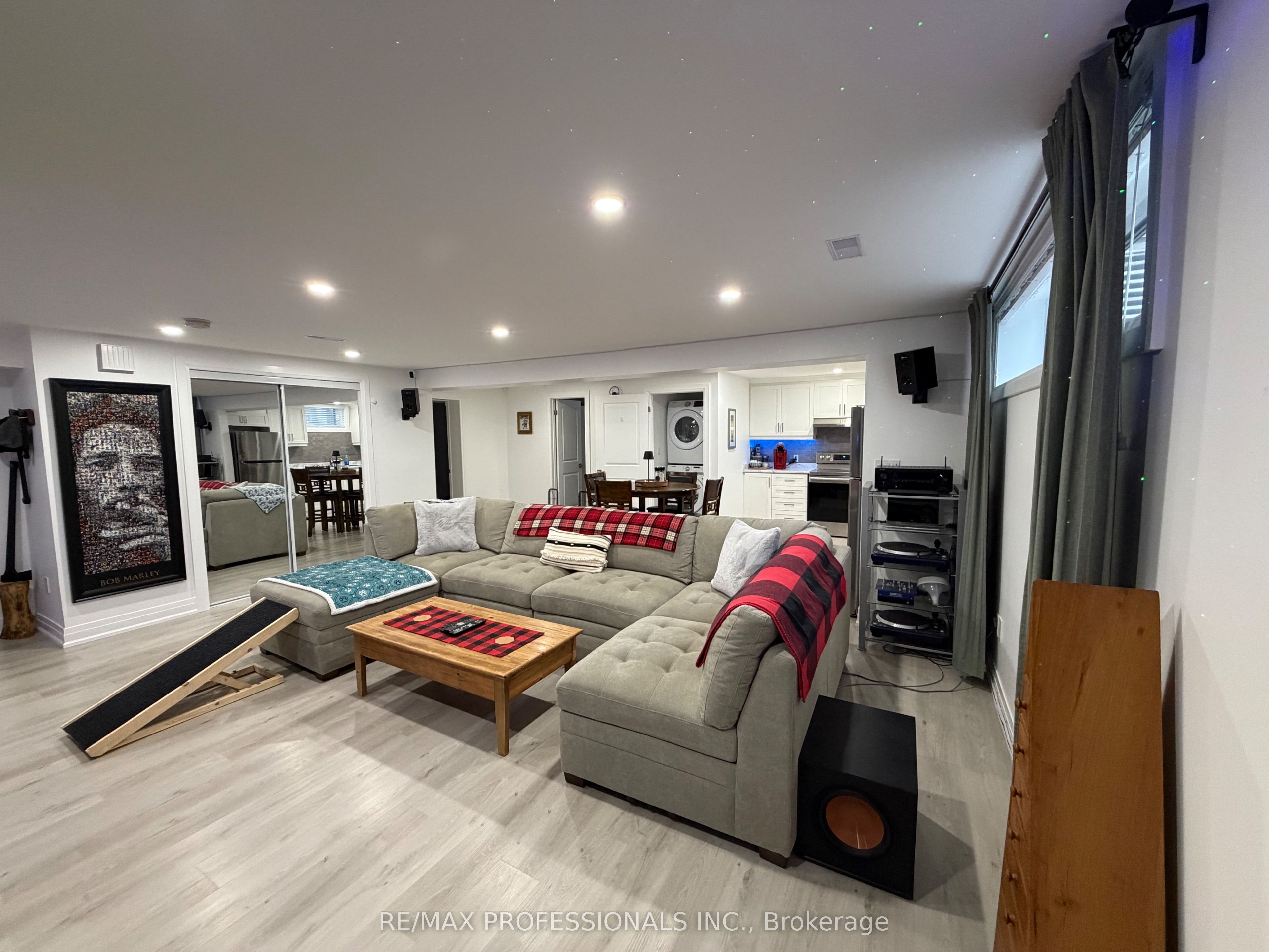 Additional image 4 of 19 Greencoat Road, Toronto, ON, M9B 4V1