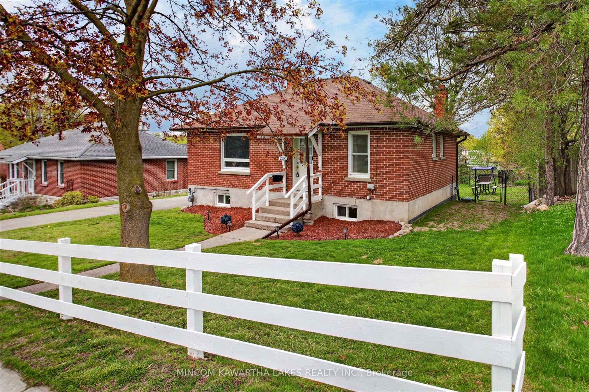 238 Mcfarlane Street, Peterborough, ON, K9H 1K3