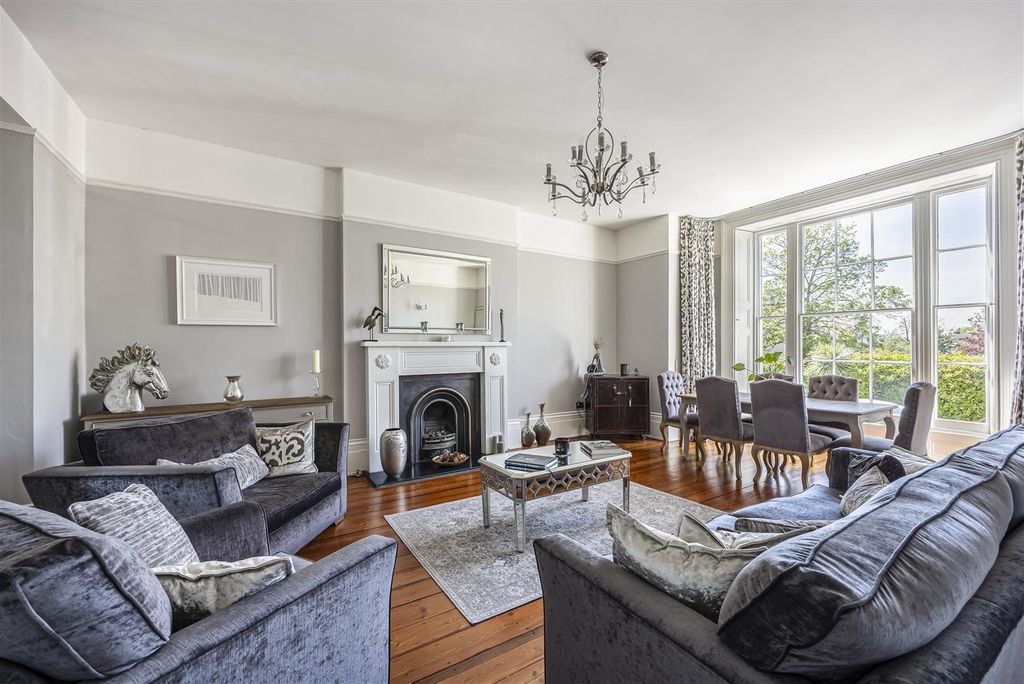 Additional image 2 of 3 bed flat for saleLansdown Terrace, Malvern Road, Cheltenham GL50