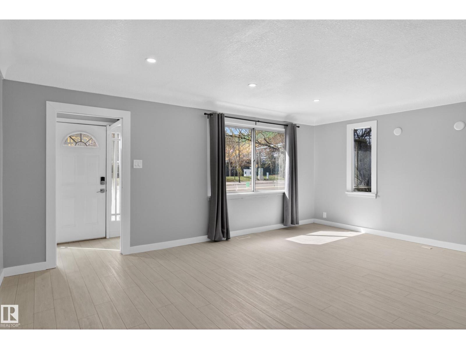 Additional image 6 of 8722 112 Avenue NW, Edmonton, AB, T5B0G6