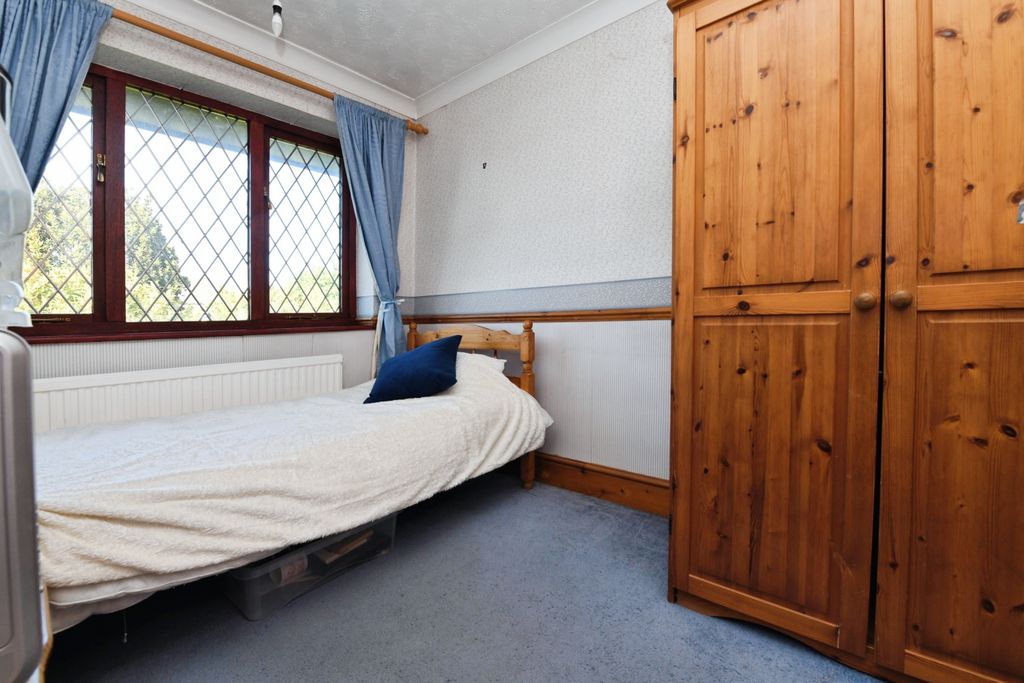 Additional image 11 of 4 bed detached house for saleBranksome Close, Stanford-Le-Hope SS17