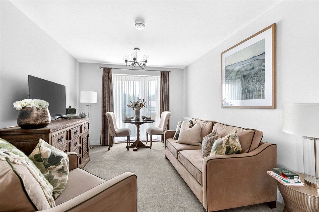 1 bed property to rentQueens Road, Weybridge, Surrey KT13