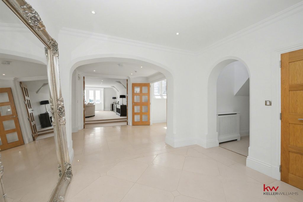Additional image 19 of 5 bed penthouse for saleGoldings, Hertford SG14