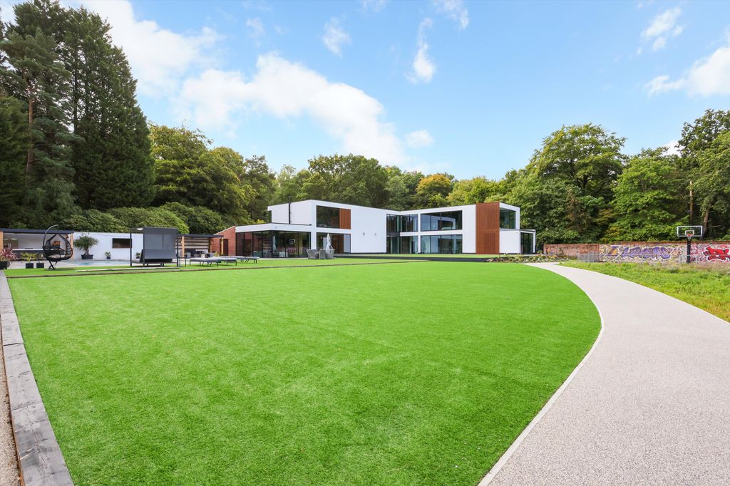 Additional image 26 of 5 bed detached house to rentLondon Road, Windlesham, Surrey GU20