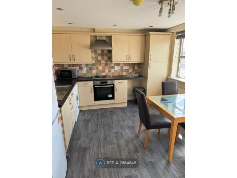 Royal Victoria Court, Nottingham NG7, Room to rent