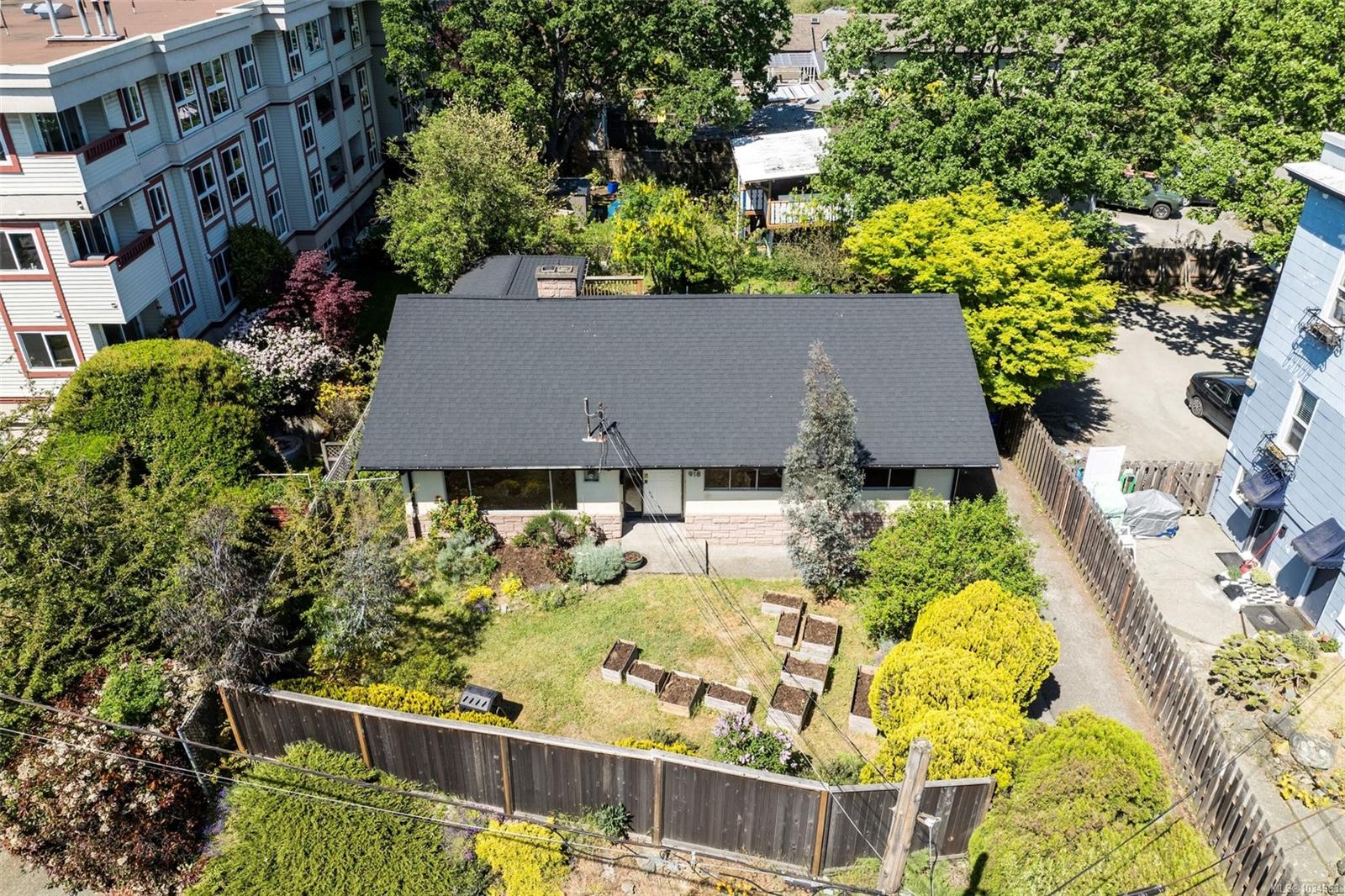 Additional image 2 of 918 Bay Street, Victoria, BC, V8T 1R7