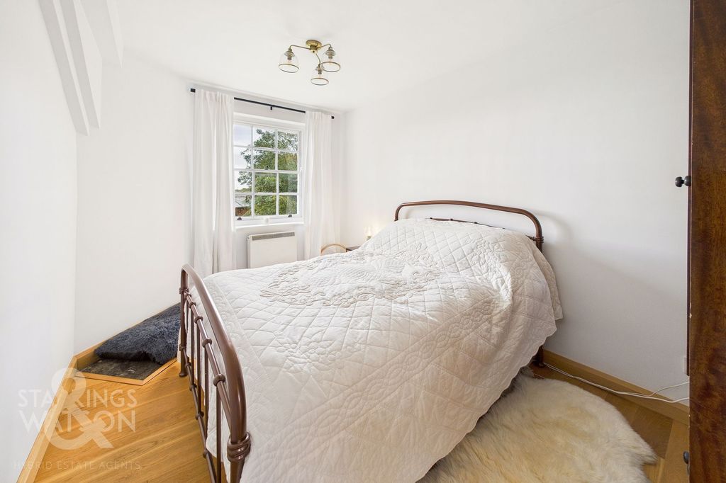 Additional image 13 of 2 bed flat for saleHillcrest Court, Ipswich Road, Pulham Market, Diss IP21