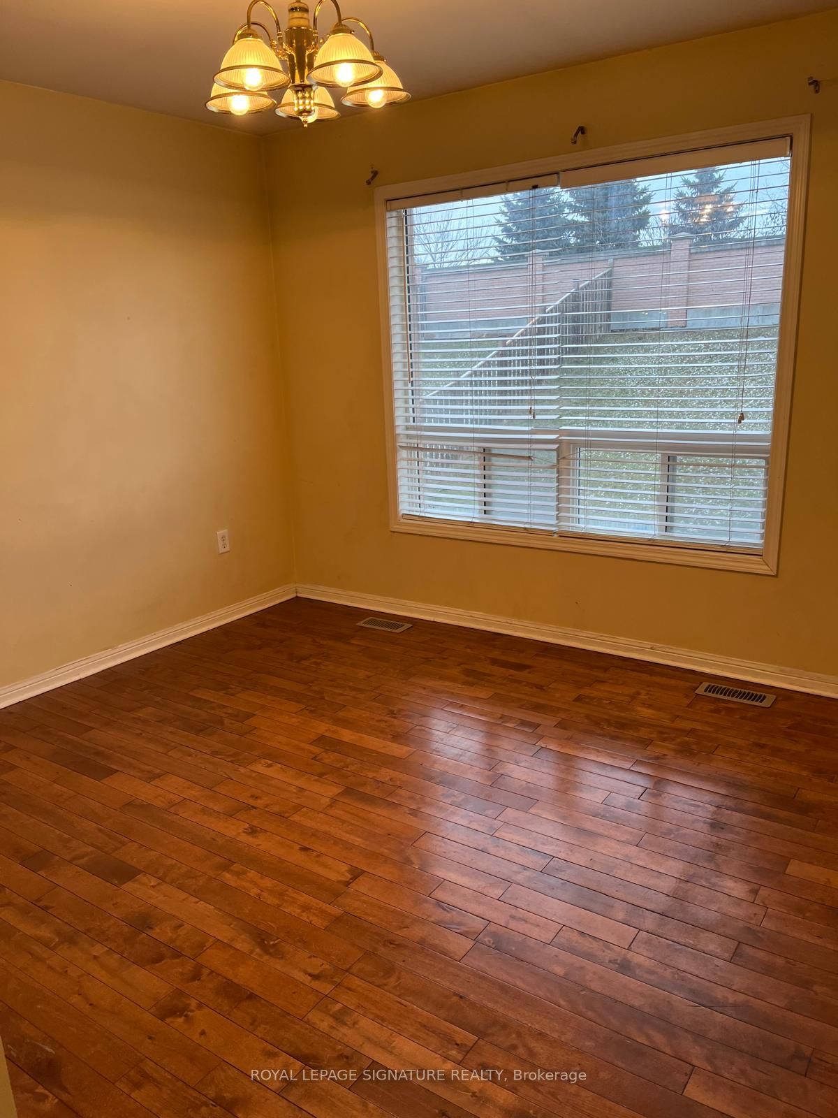 12 Murphy Road, Brampton, ON, L6S 6L2 photo 2