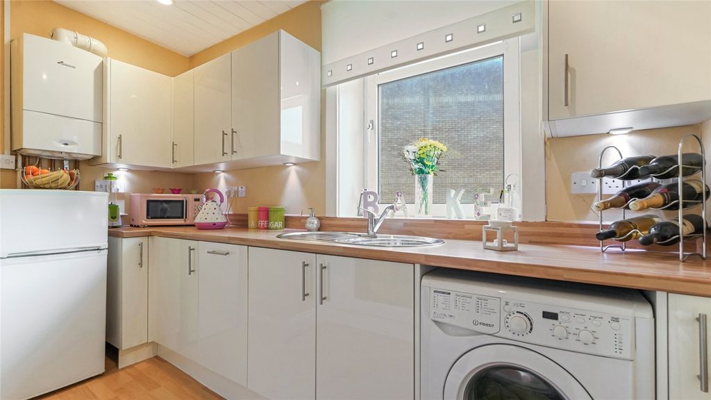 Additional image 7 of 2 bed flat for saleCameronian Street, Stirling, Stirlingshire FK8