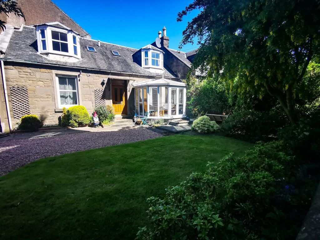 4 bed semi-detached house to rent39 Taits Lane, Dundee DD2