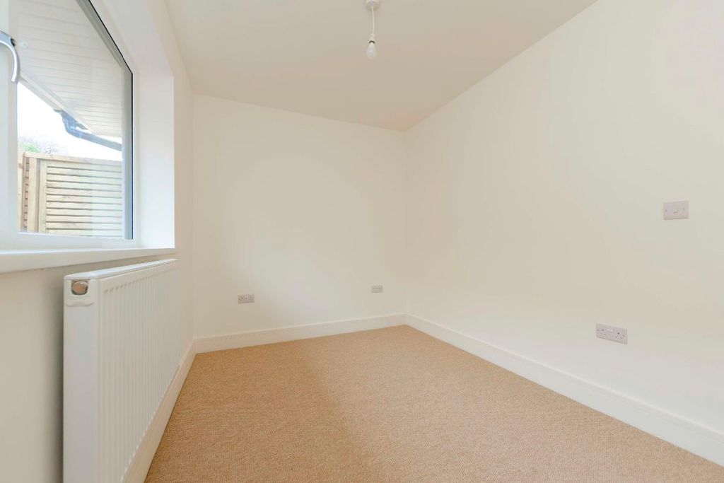 Additional image 23 of 3 bed bungalow to rentAshgrove, Edwardsville, Treharris CF46