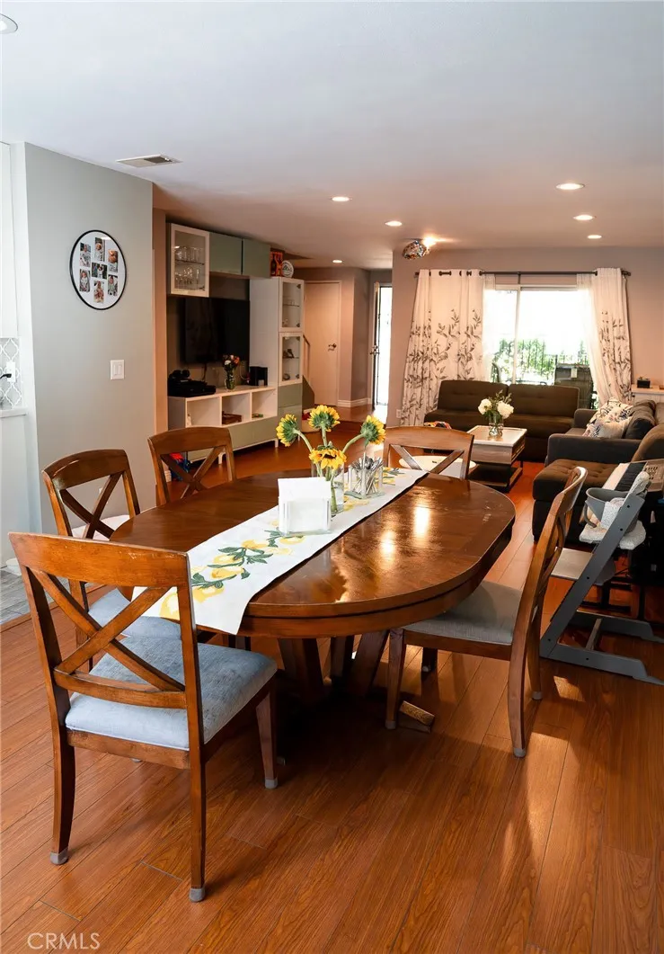 Additional image 33 of 9759 Via Roma, Burbank, CA 91504