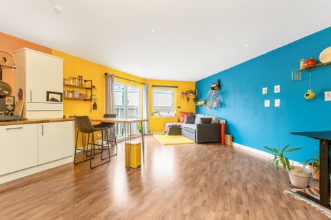 12 (Flat 13), Hawkhill Close, Leith, Edinburgh EH7
