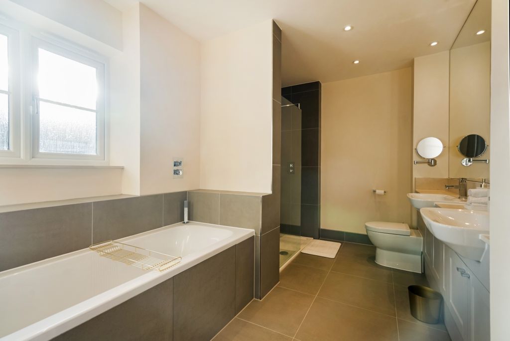 Additional image 17 of 5 bed detached house to rentCoppice Vale, Felbridge, East Grinstead RH19