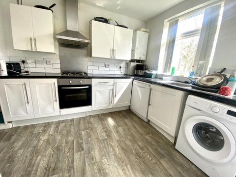Eighth Avenue, Bristol BS7