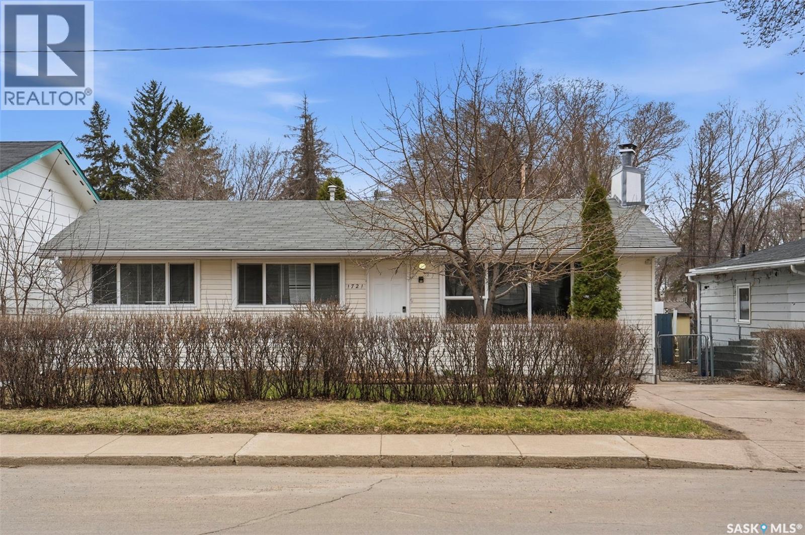 1721 E Avenue N, Saskatoon, SK, S7L1V3