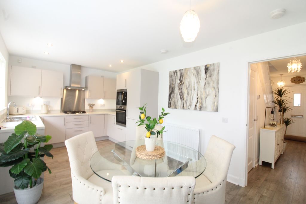 Additional image 8 of 6 bed property to rentKilmelford Drive, Bishopton PA7
