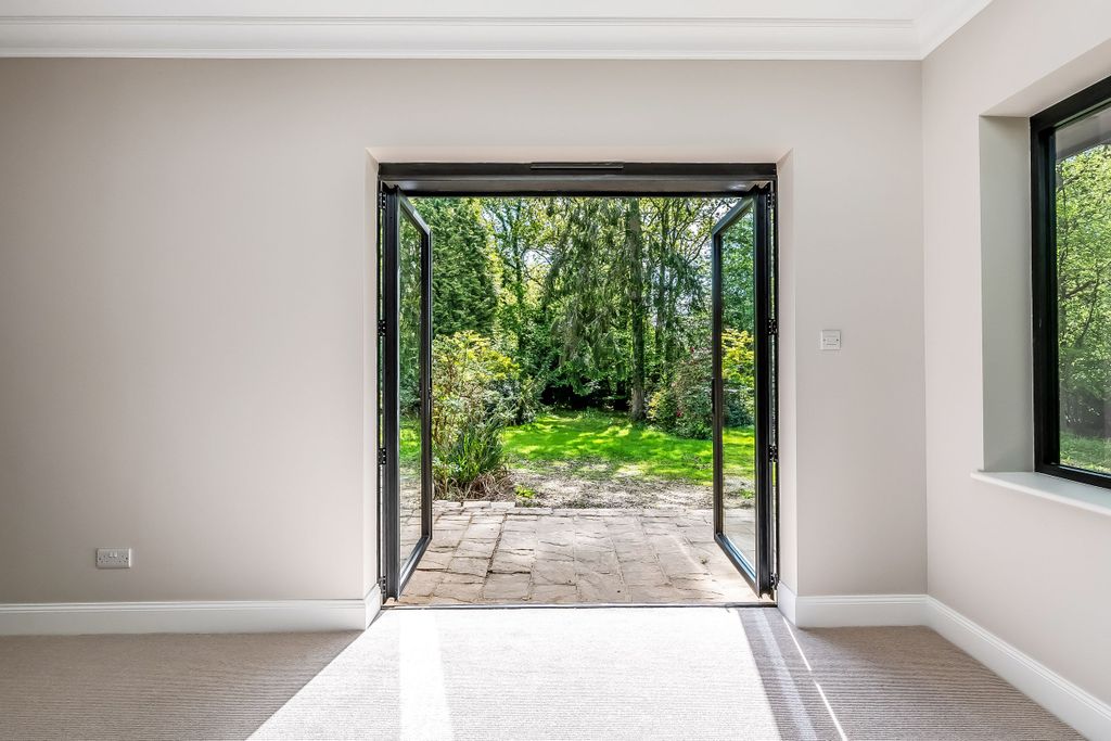 Additional image 7 of 4 bed detached house to rentShovelstrode Lodge, Shovelstrode Lane, East Grinstead RH19
