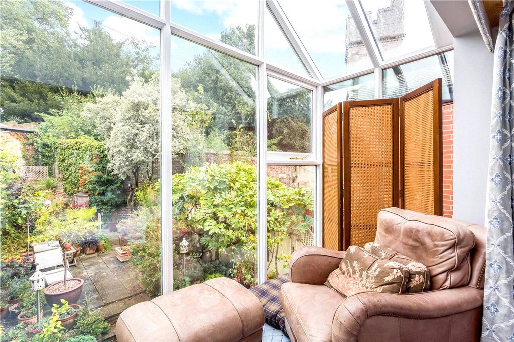 Additional image 8 of 4 bed terraced house to rentPark Street, Windsor, Berkshire SL4