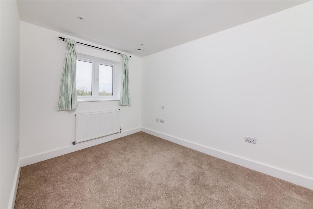 Additional image 13 of 3 bed semi-detached house to rentAnniversary Avenue East, Ambrosden OX25