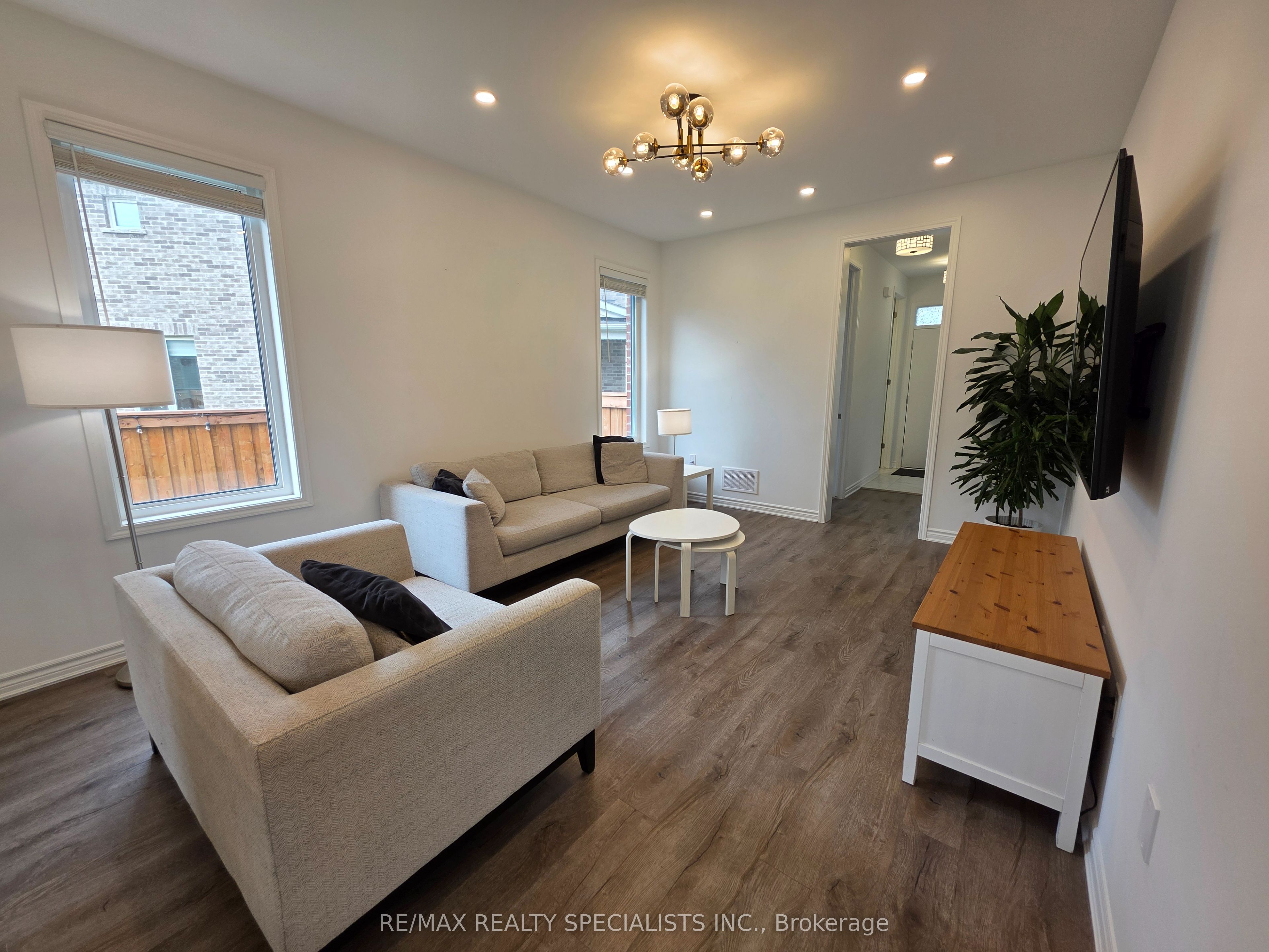 1536 Moira Crescent, Milton, ON, L9E 1Y1 photo 3