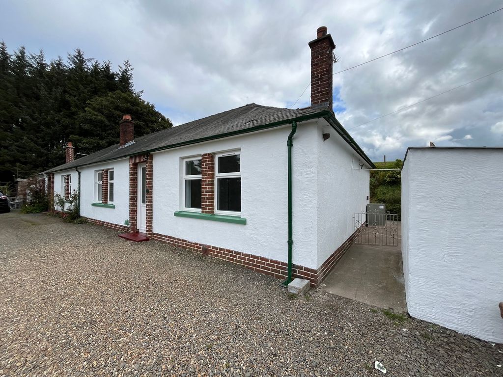 3 bed semi-detached bungalow to rent1 Douglashall, Douglashall DG11