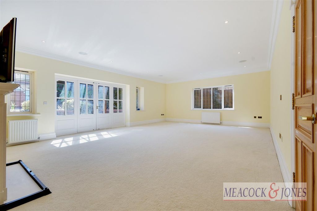 Additional image 5 of 7 bed detached house for saleHutton Mount, Brentwood CM13